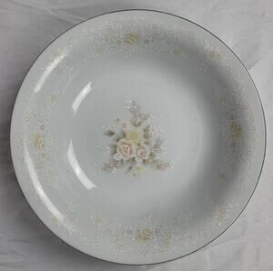 Crescent Fine China Jie Pai Bowl Painted Golden Flowers and Accents